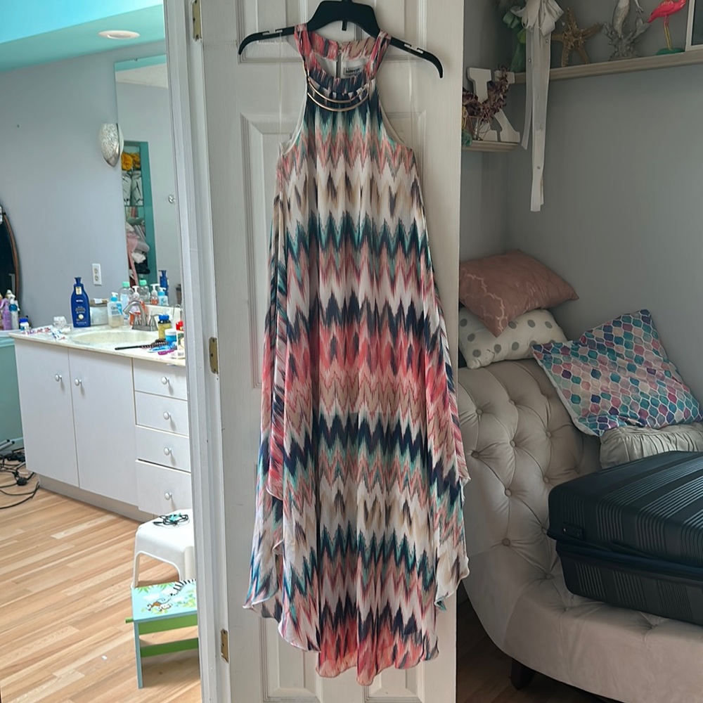 Watercolor chevron maxi dress. Bailey girl. Size small.